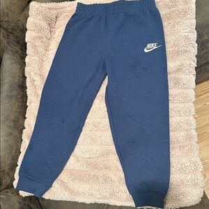 Nike Navy Joggers with Logo with matching sweat shirt